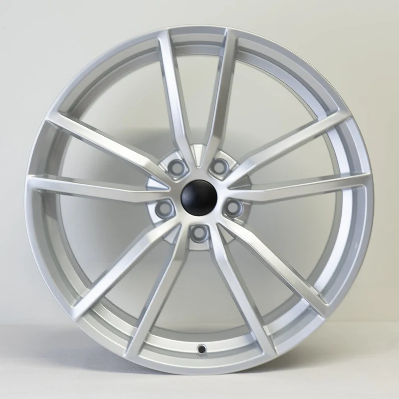 A set of 19” Pretoria wheels