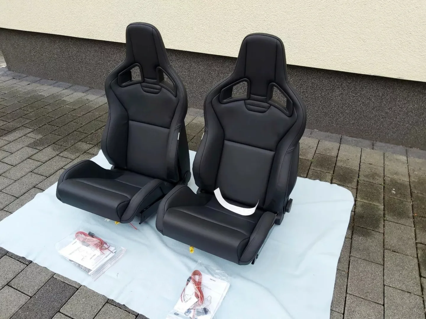 RECARO SPORTSTER CS SEATS - Image 4