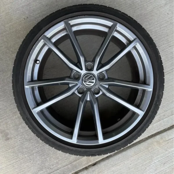 A set of 19” Pretoria wheels - Image 3