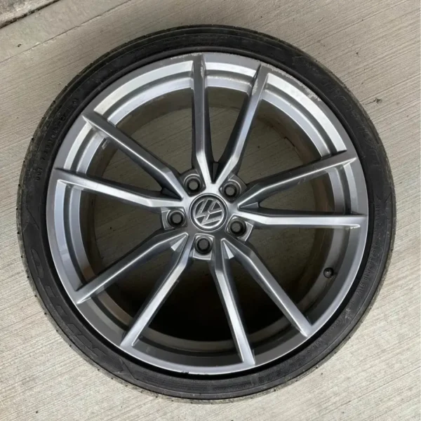 A set of 19” Pretoria wheels - Image 4
