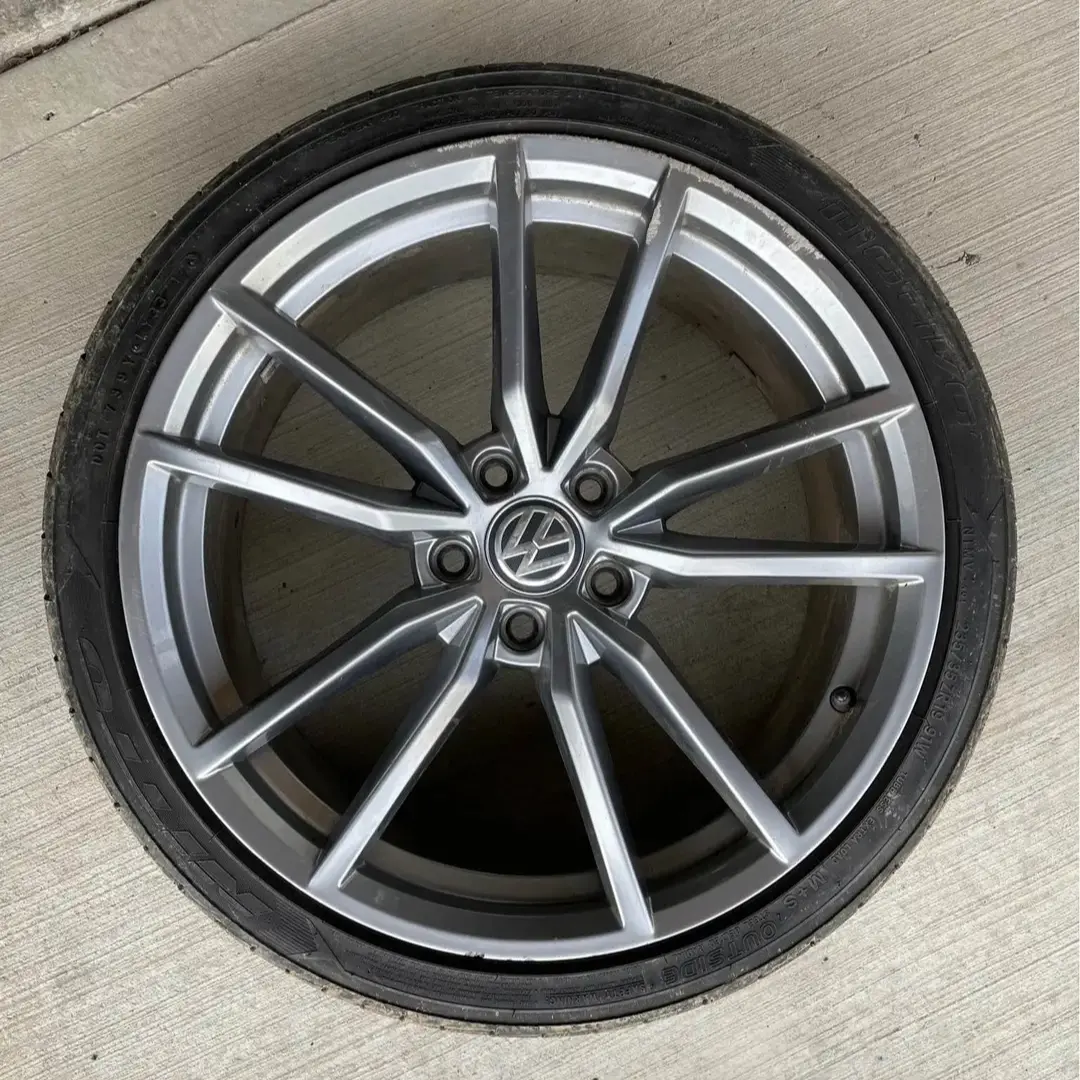 A set of 19” Pretoria wheels - Image 4