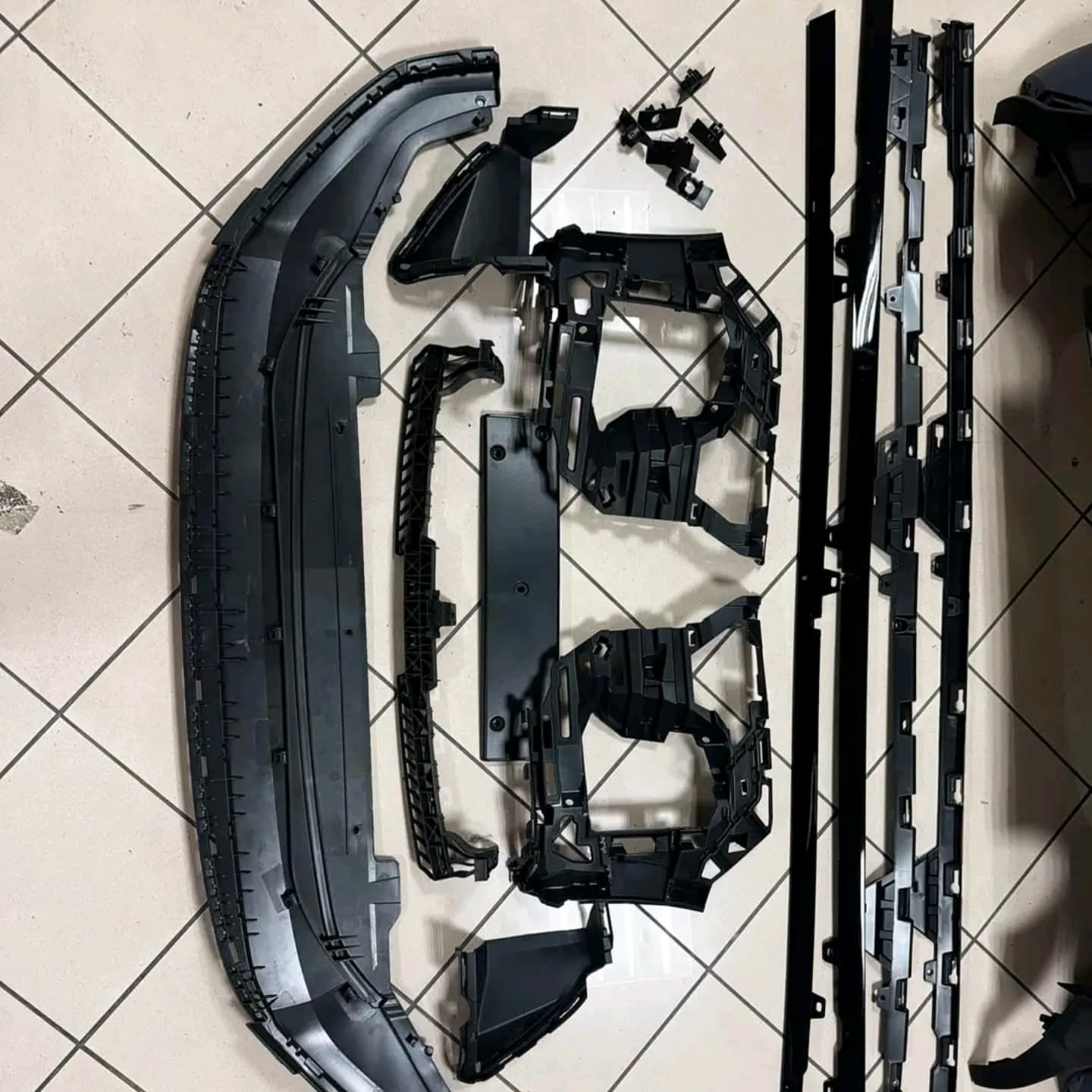 COMPATIBLE 7,5 GTI DESIGN BUMPER SET - Image 3